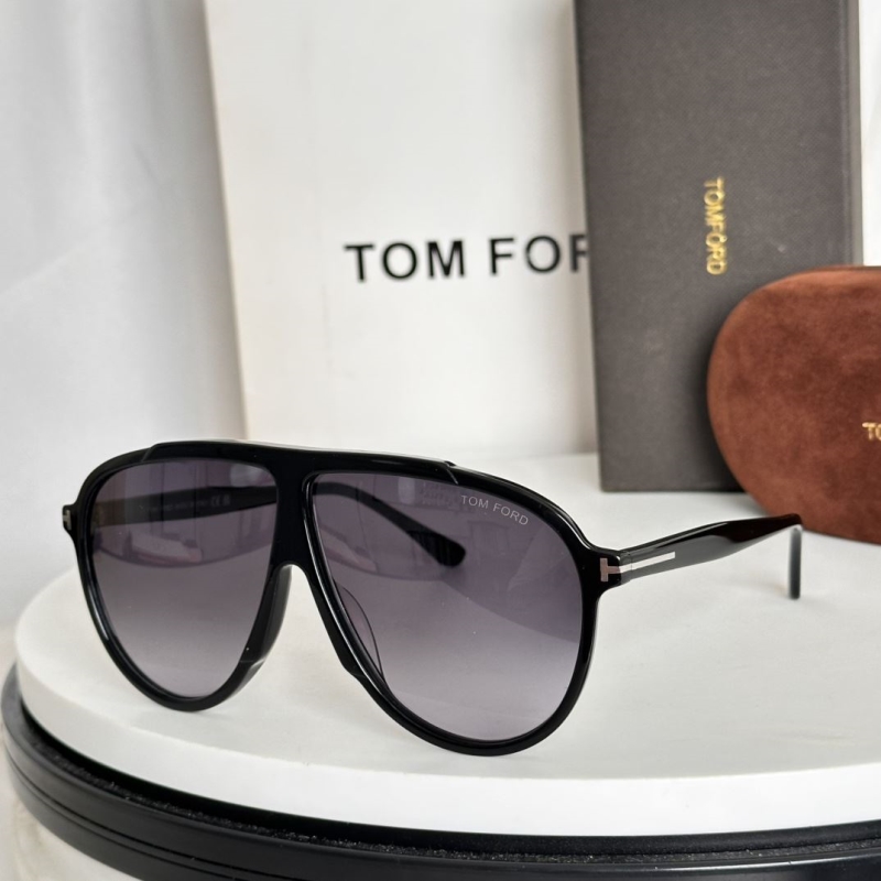 TOM FORD